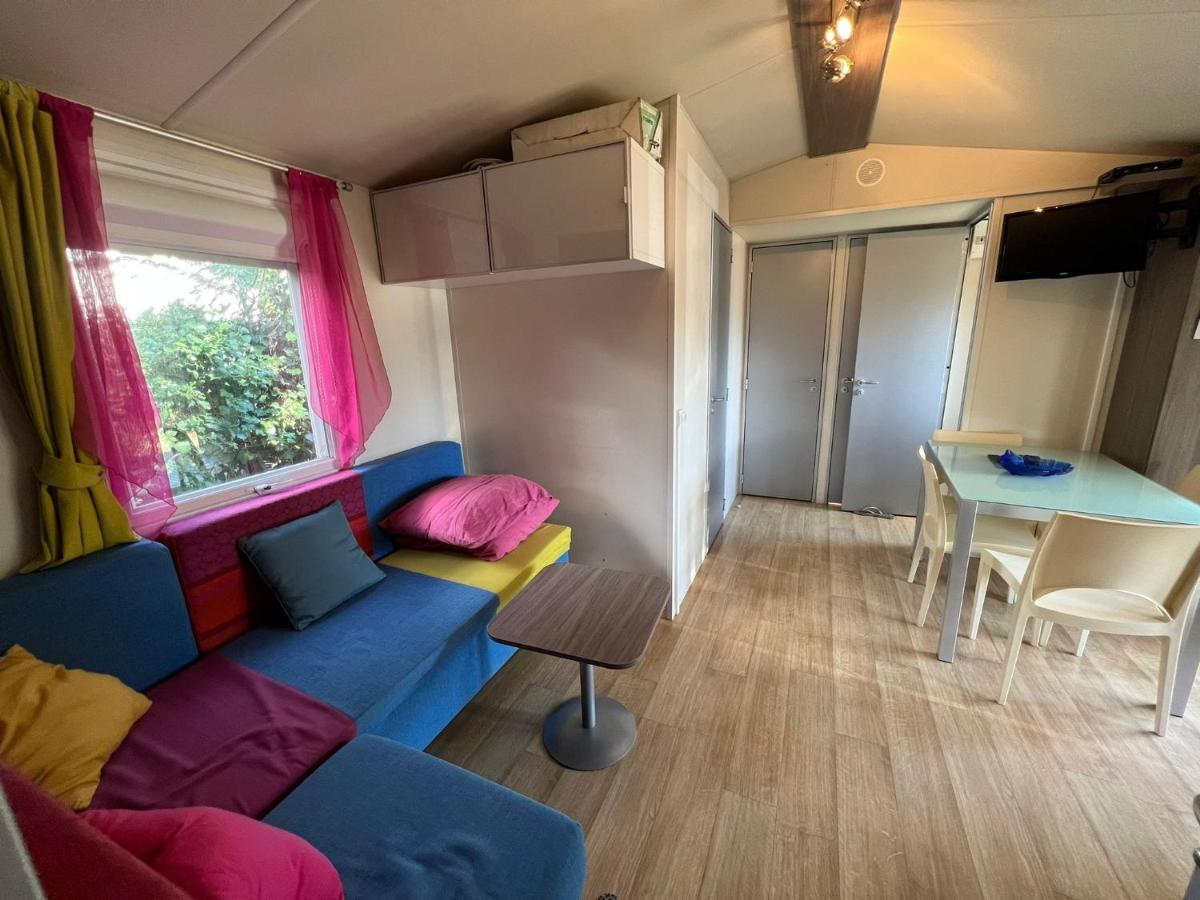 Bungalow Luxe 3 Chambres Surplombant Le Golf De St Tropez Гассен Экстерьер фото