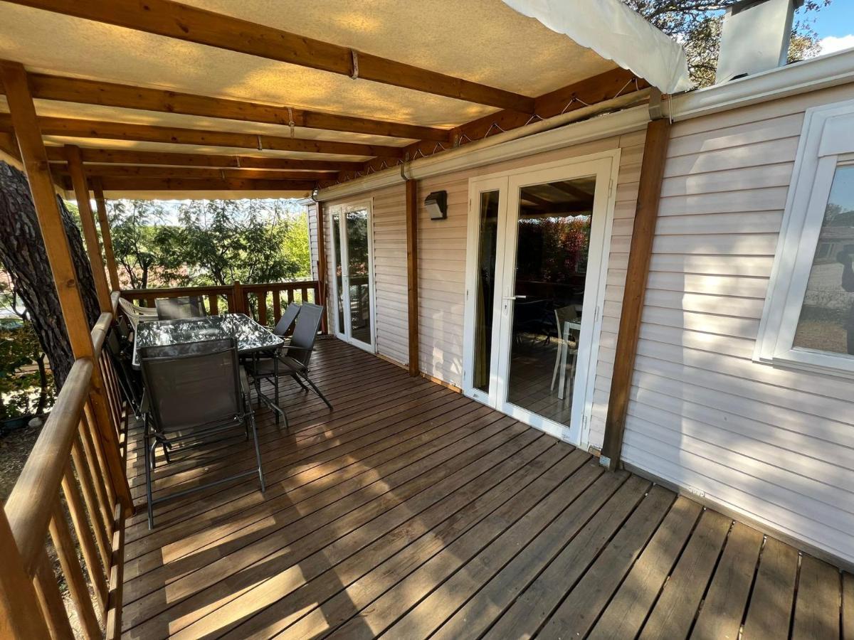 Bungalow Luxe 3 Chambres Surplombant Le Golf De St Tropez Гассен Экстерьер фото