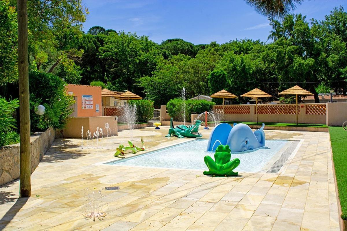 Bungalow Luxe 3 Chambres Surplombant Le Golf De St Tropez Гассен Экстерьер фото