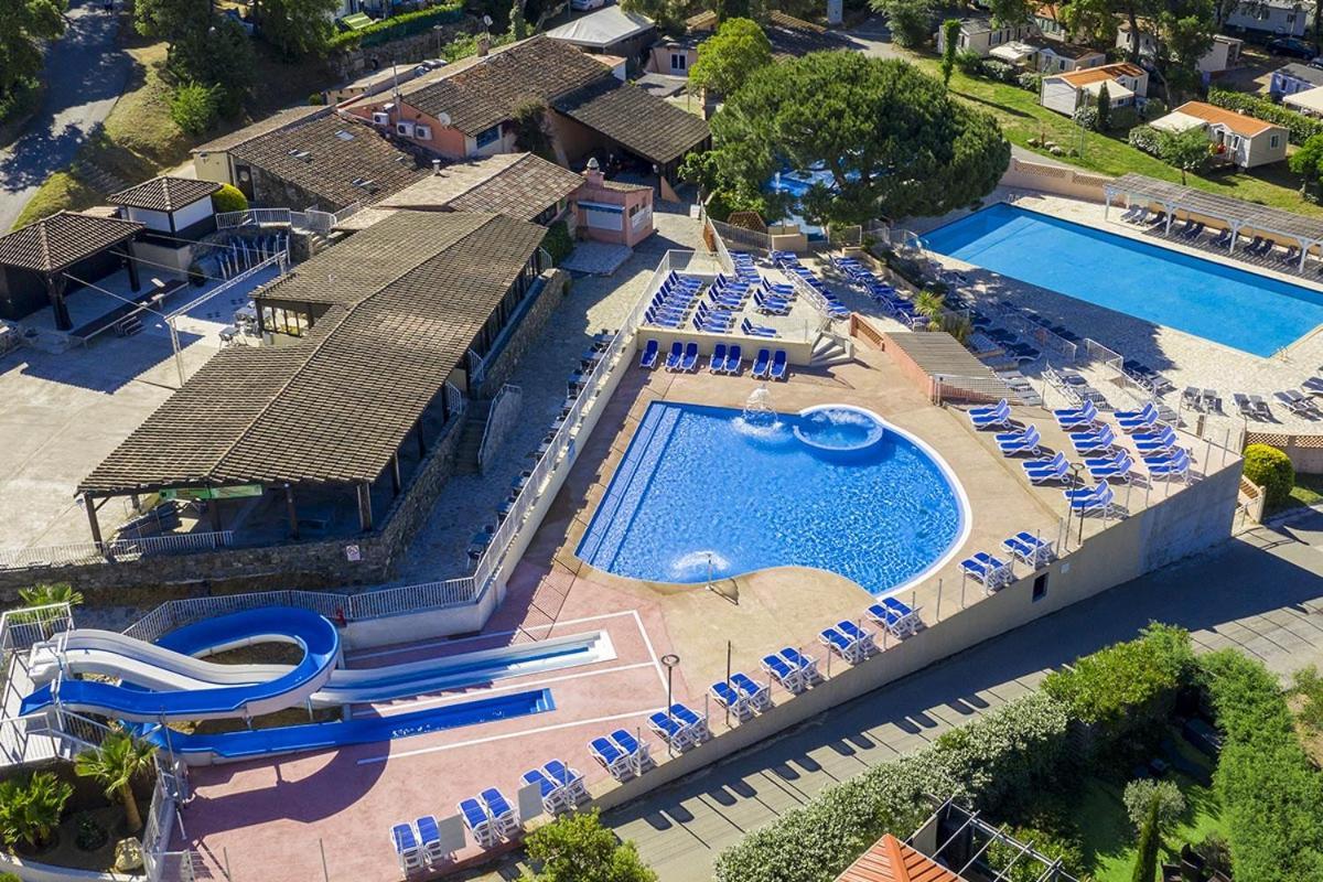 Bungalow Luxe 3 Chambres Surplombant Le Golf De St Tropez Гассен Экстерьер фото