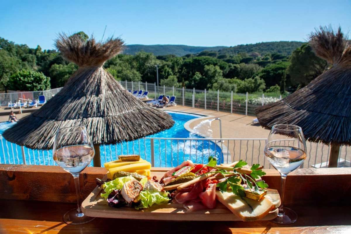 Bungalow Luxe 3 Chambres Surplombant Le Golf De St Tropez Гассен Экстерьер фото